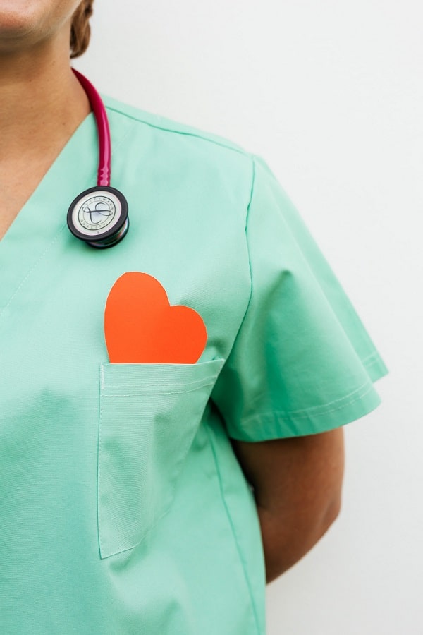 Tips on Buying Your First Set of Nursing Uniforms and Scrubs